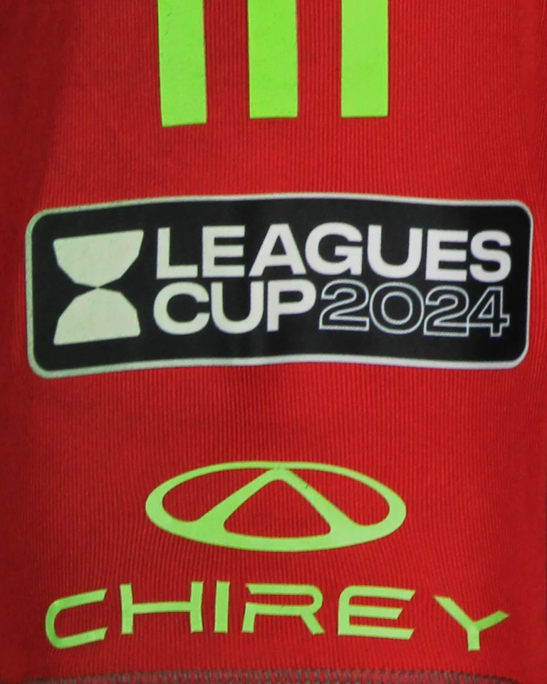 Fernando Tapia Méndez Tigres UANL shirt