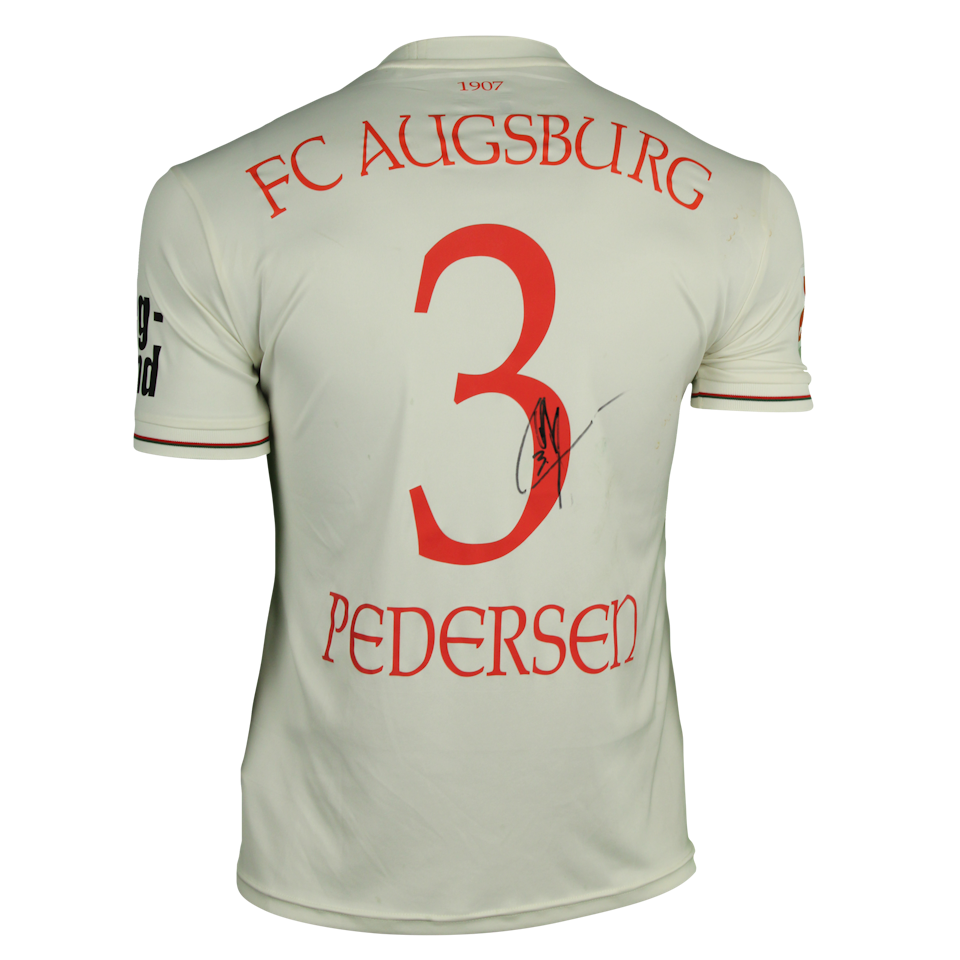 Mads Pedersen FC Augsburg shirt