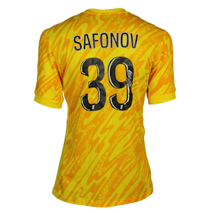 Matvey Safonov Paris Saint-Germain forması