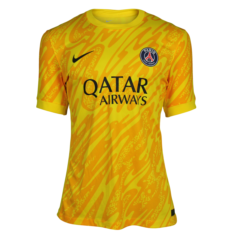 Matvey Safonov Paris Saint-Germain forması