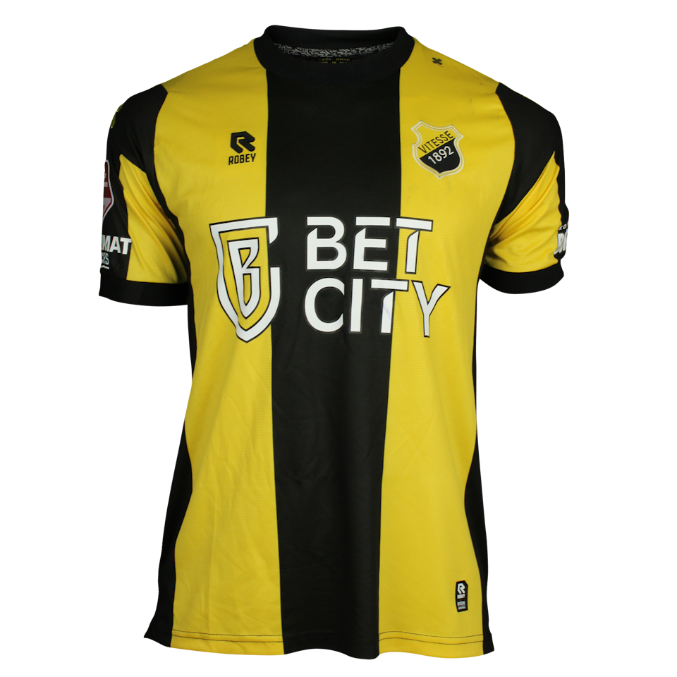 Giovanni van Zwam Vitesse shirt