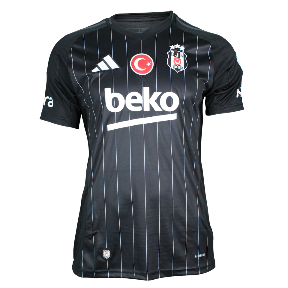 Ernest Muçi Beşiktaş JK camisa.