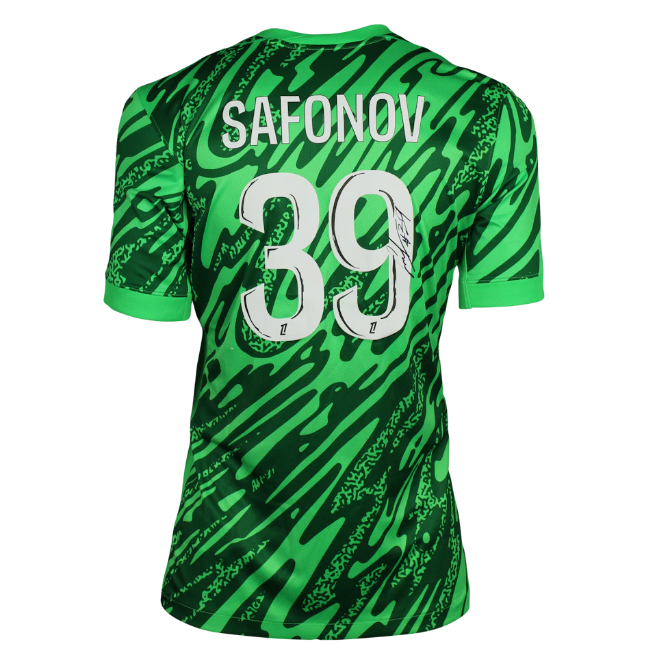 Matvey Safonov Paris Saint-Germain camisa.