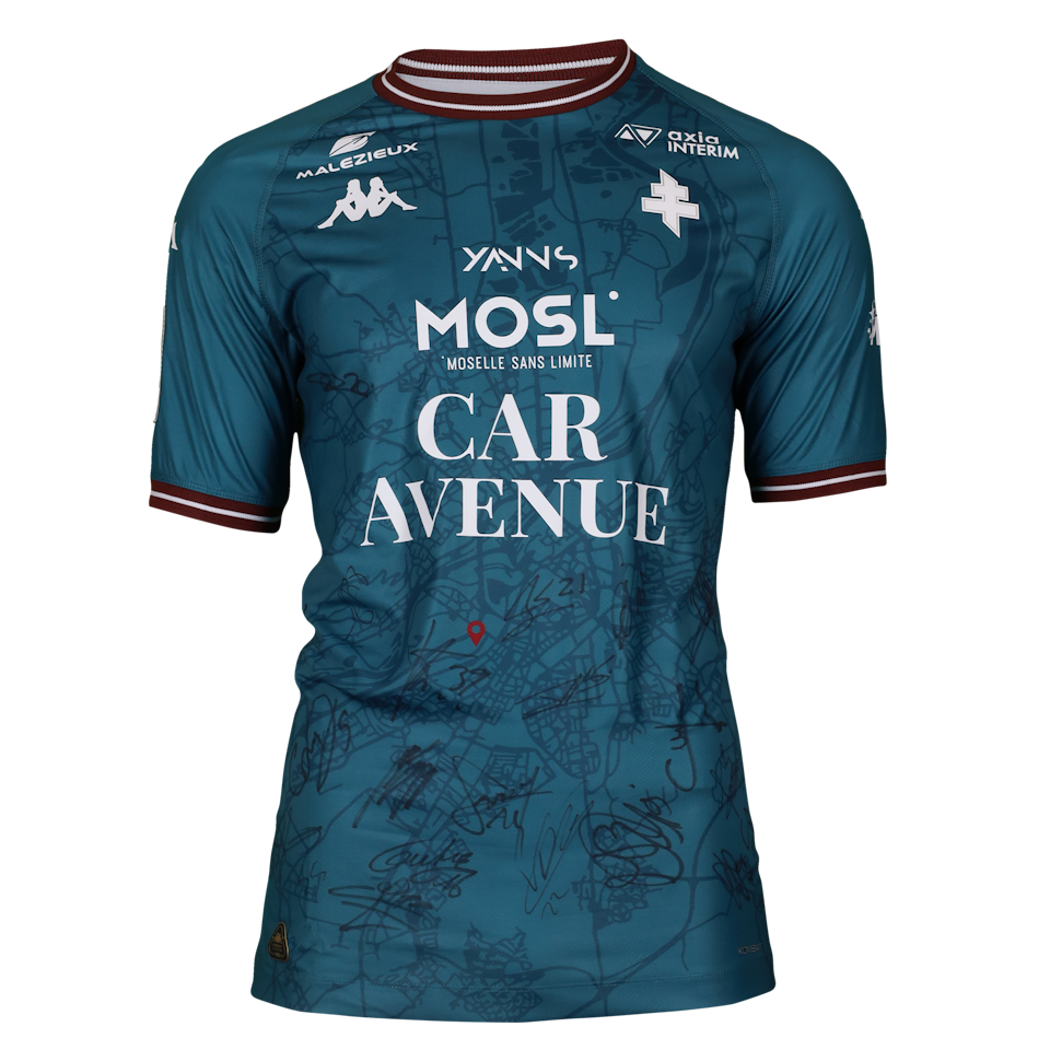 Squad Signed Shirt - 3
