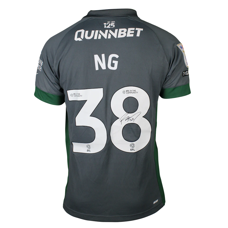 Perry Ng Cardiff City FC のシャツ