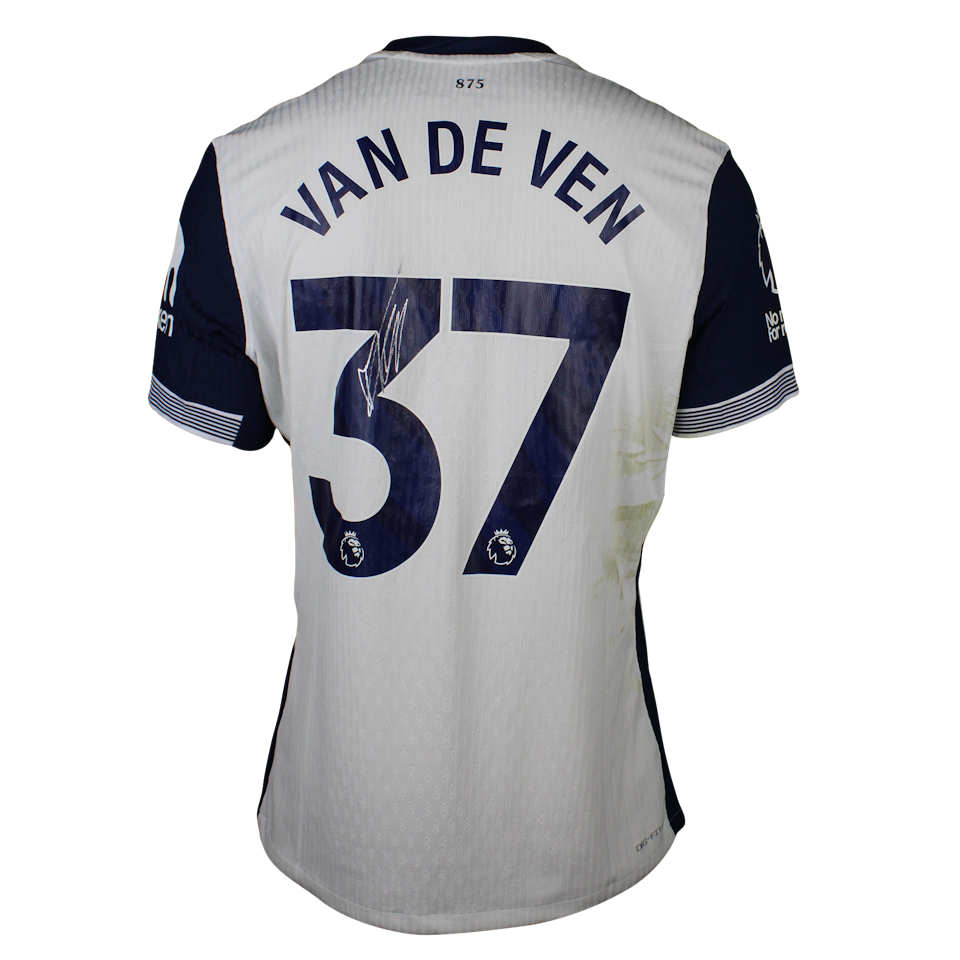 Mickey van de Ven Tottenham Hotspur shirt