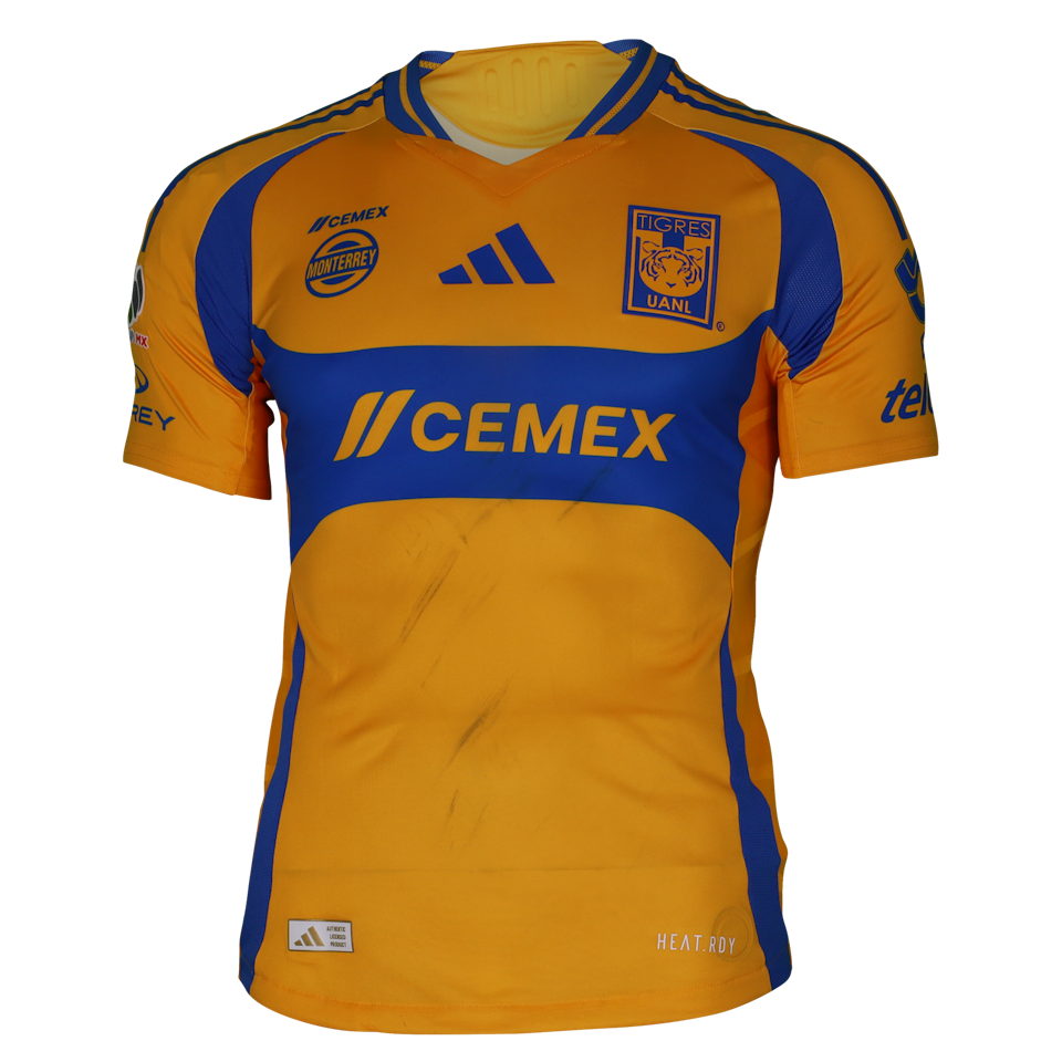 Javier Ignacio Aquino Carmona Tigres UANL shirt