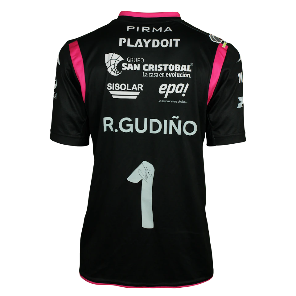 Necaxa 팀의 Raúl Manolo Gudiño Vega 셔츠