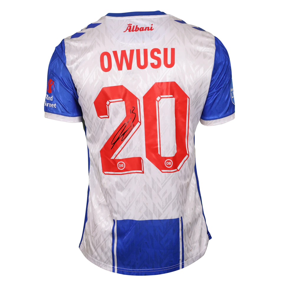 Leeroy Owusu OB のシャツ