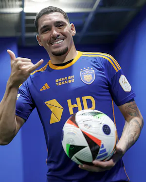 Match Scored Ball `58 - Yago Cariello 야고