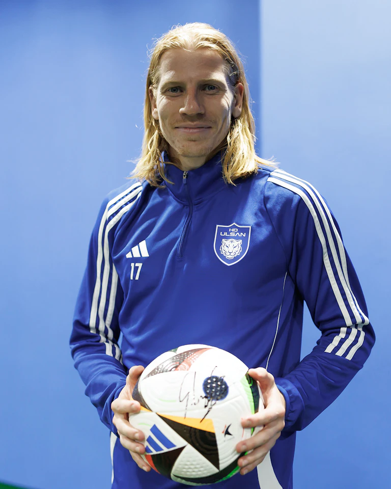 Match Scored Ball `79 - Gustav Ludwigson 루빅손