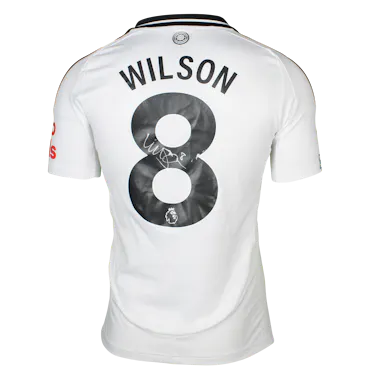 来自Fulham的Harry Wilson球衣
