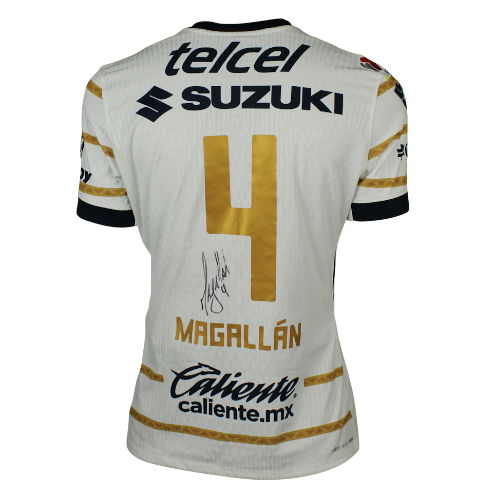 Lisandro Magallán Pumas shirt