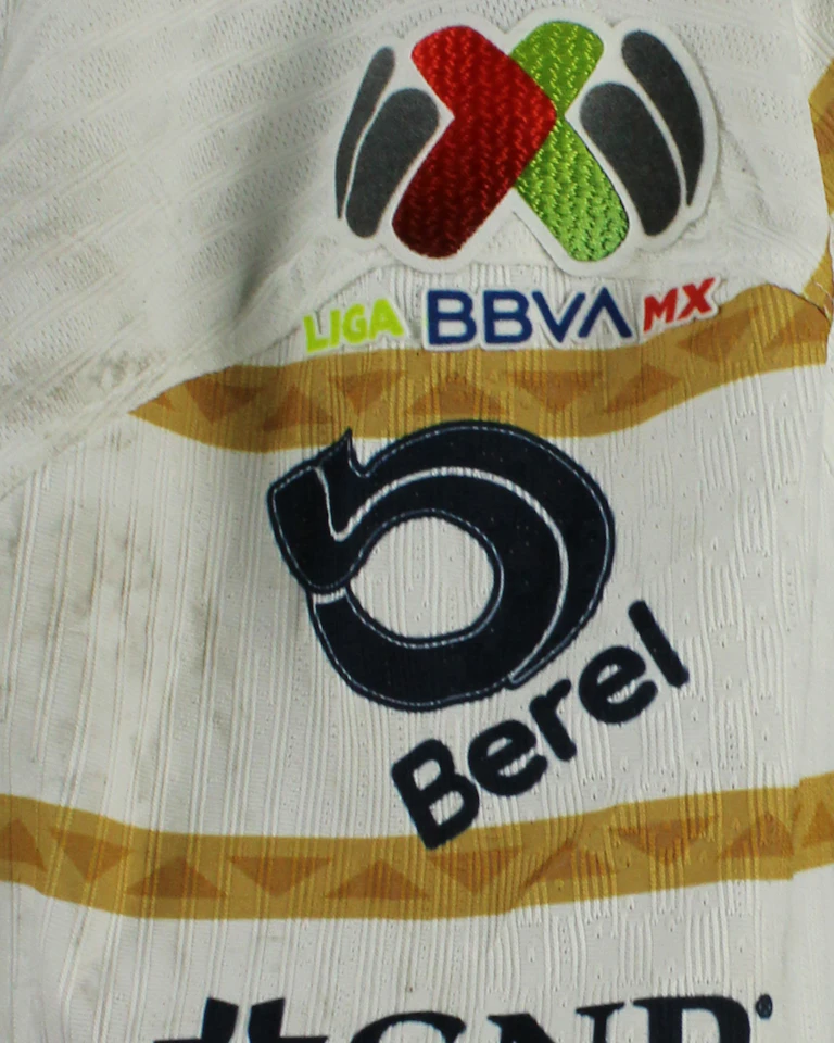 Pumas 팀의 Ali Ávila Vega 셔츠