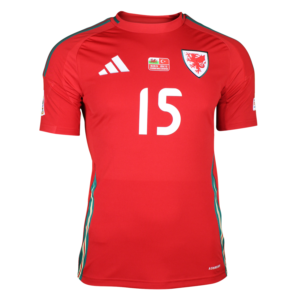 Oliver Cooper Wales forması