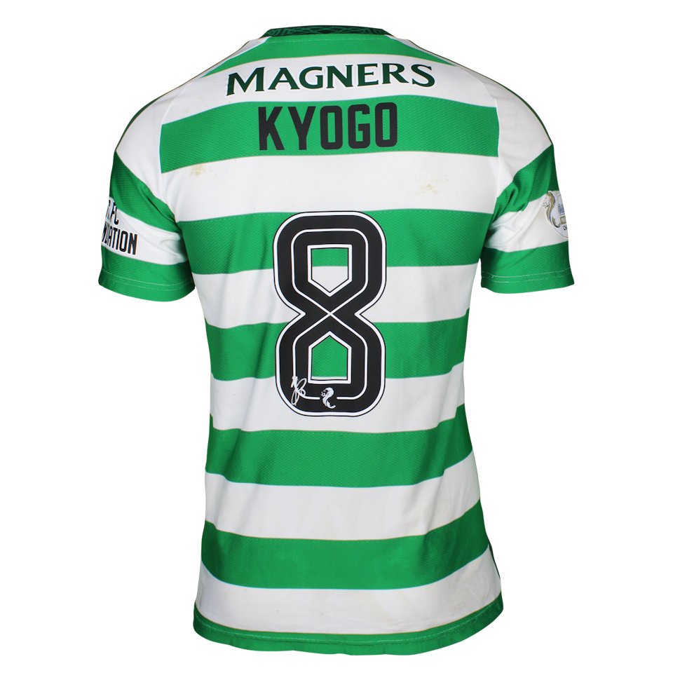 Kyogo Furuhashi Celtic のシャツ