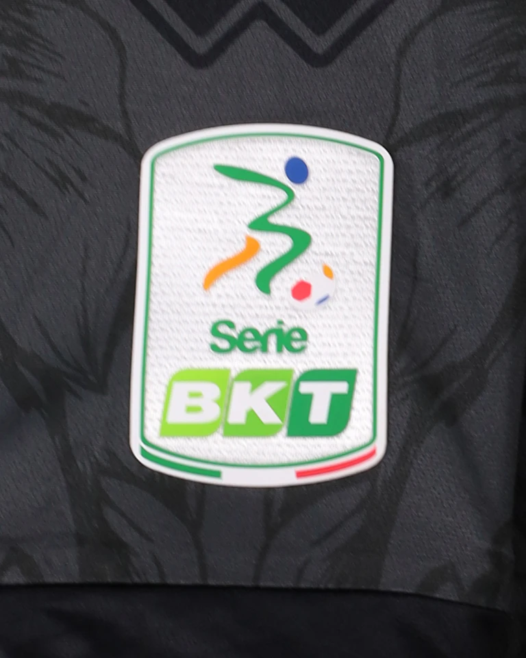 来自S.S.C. Bari的Costantino Favasuli球衣