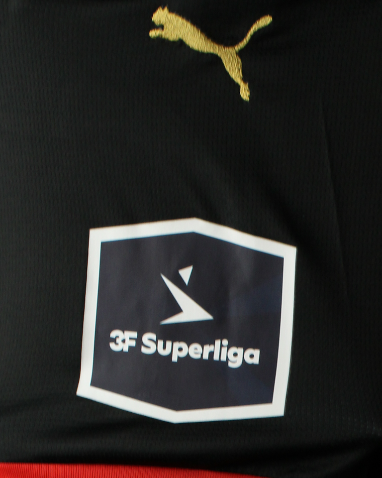 Dario Esteban Osorio Osorio Midtjylland のシャツ