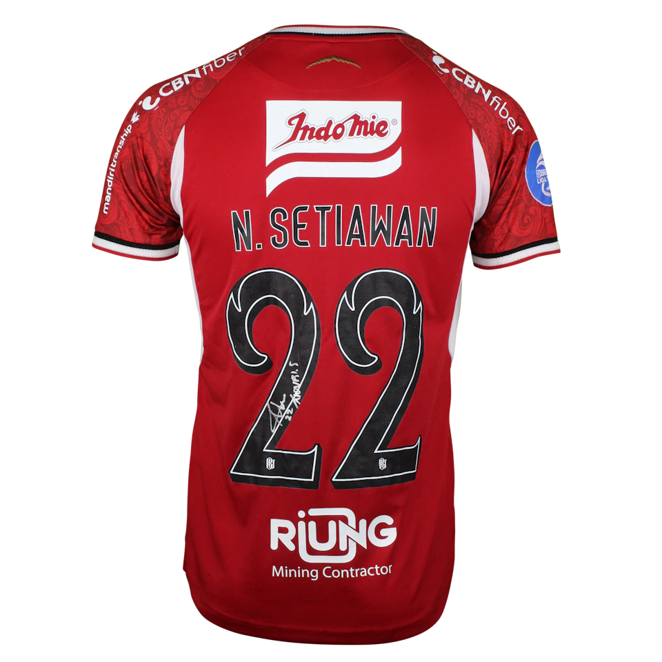 Bali United 팀의 Novri Setiawan 셔츠