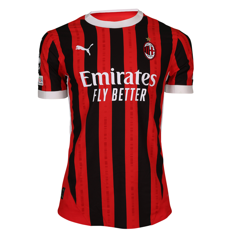 AC Milan 팀의 Christian Pulisic 셔츠
