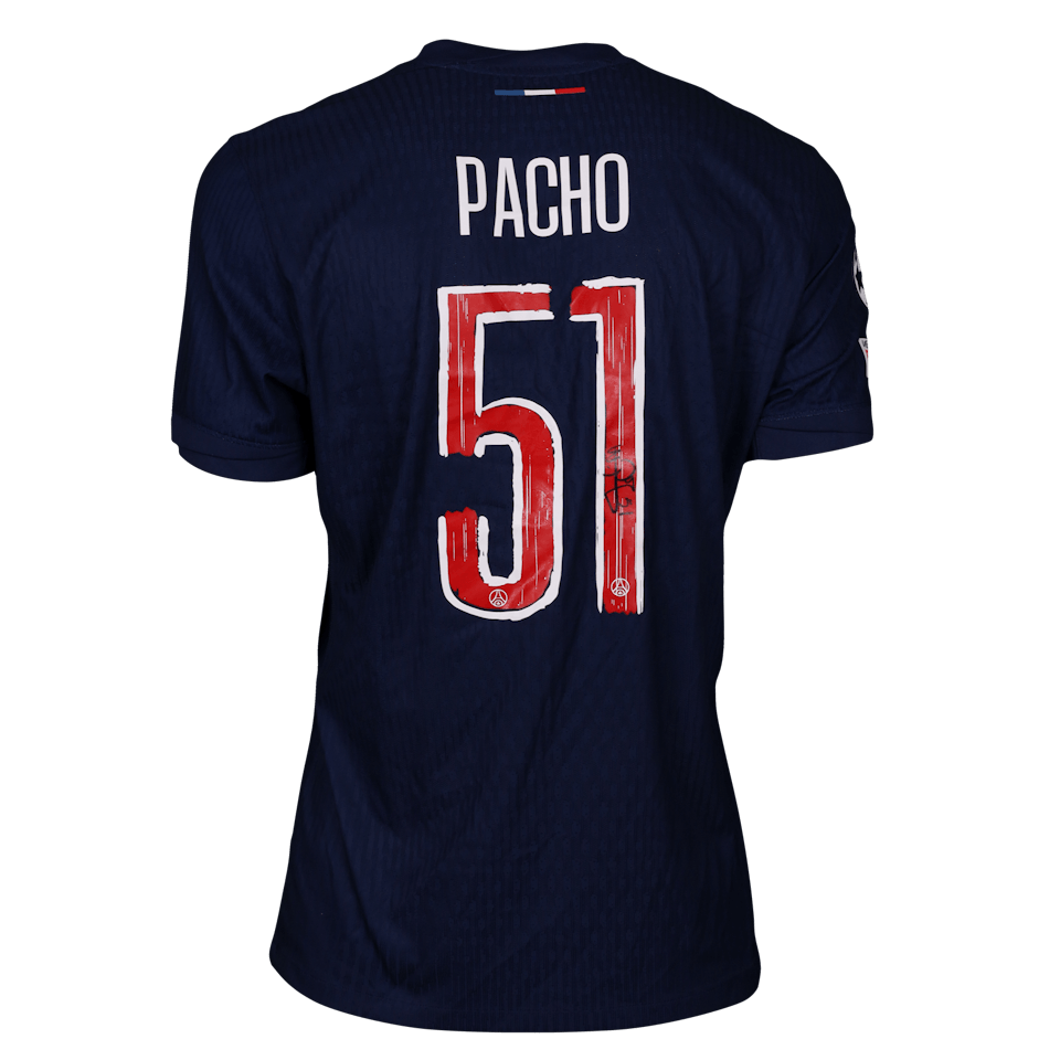 William Pacho Paris Saint-Germain shirt