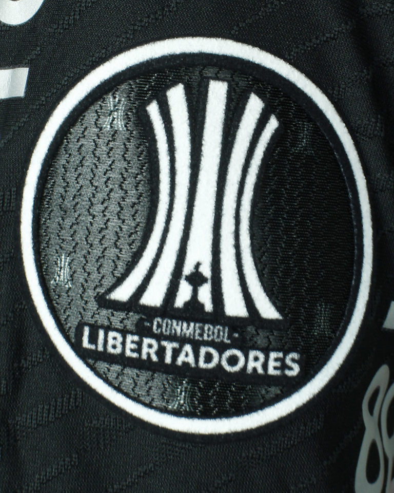 Evertton Gustavo Fernandes Araújo Flamengo shirt