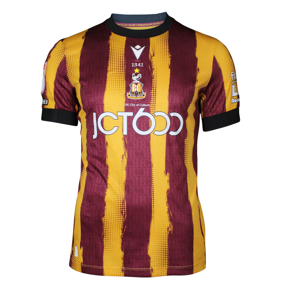 Tyreik Wright Bradford City jersey