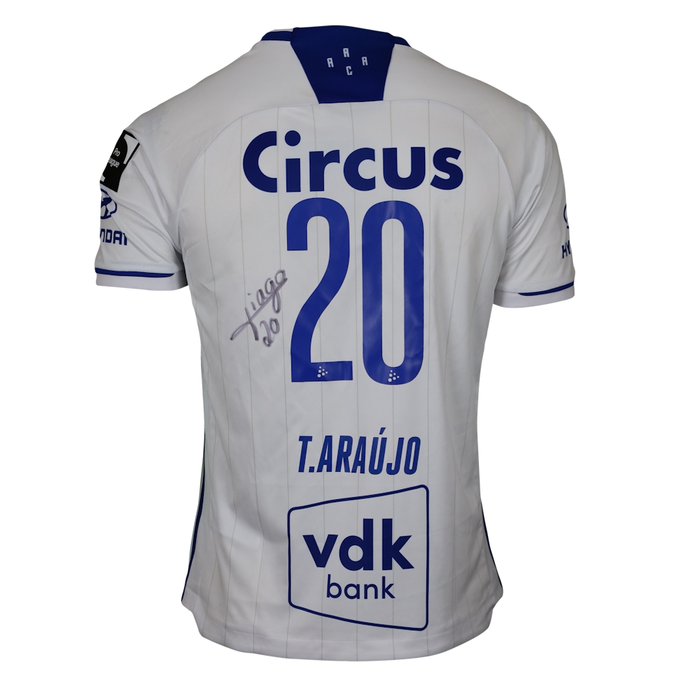 Tiago Araújo KAA Gent camisa.