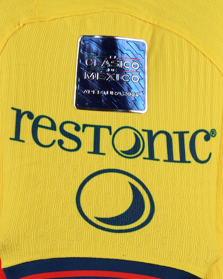 José Iván Rodríguez Rebollar Club América shirt