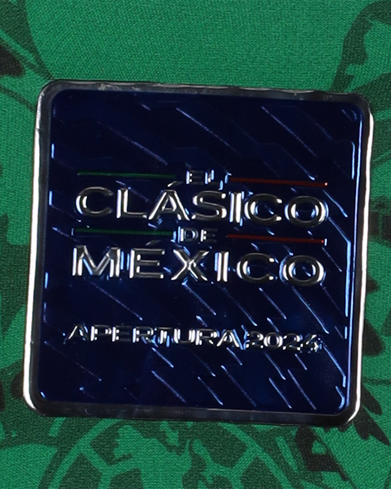 Rodolfo Cota Robles  Club América shirt