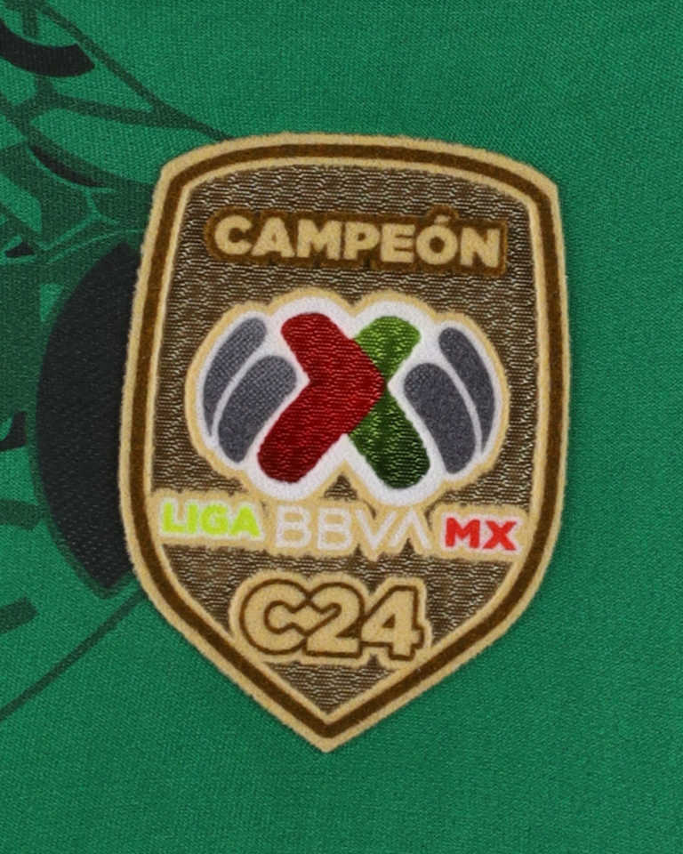 Rodolfo Cota Robles  Club América shirt