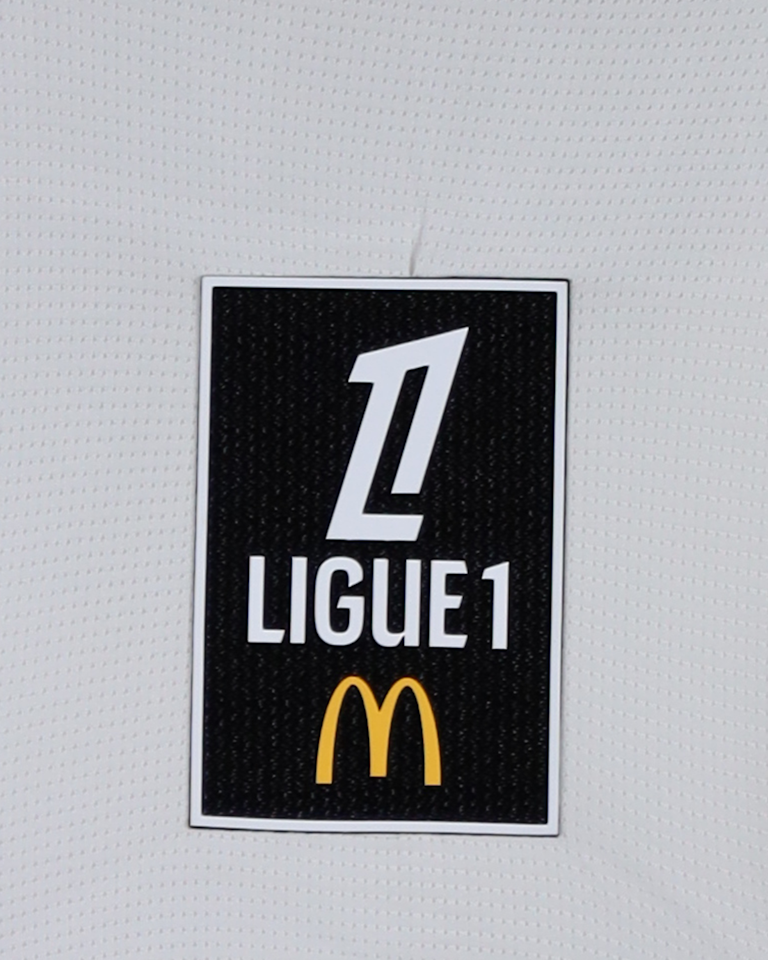 Evann Guessand OGC Nice shirt