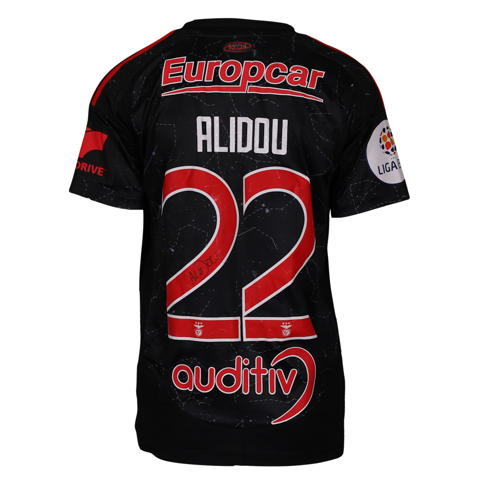 Marie-Yasmine Alidou d'Anjou SL Benfica W shirt