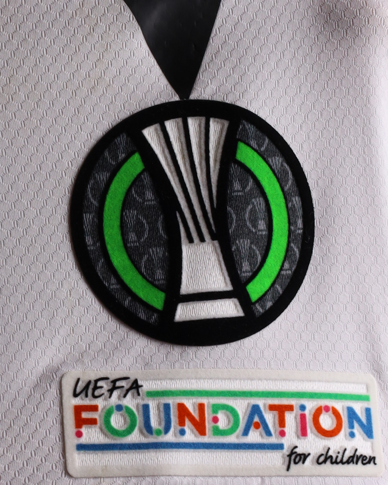 Tomás Händel Vitória SC shirt