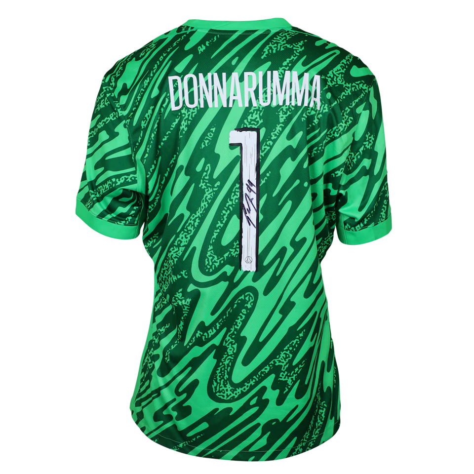 来自Paris Saint-Germain的Gianluigi Donnarumma球衣
