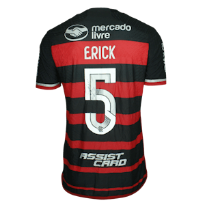 Erick Pulgar Flamengo shirt