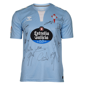 Squad Signed Shirt | RC Celta