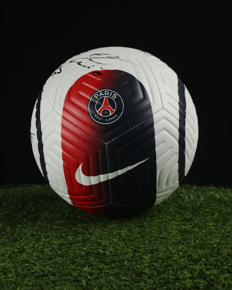 PSG | Squad Signed Ball - 1 | MatchWornShirt