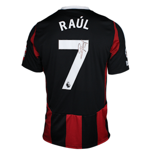 Fulham 팀의 Raúl Jiménez 셔츠