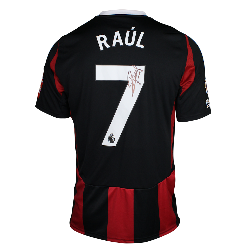 Fulham 팀의 Raúl Jiménez 셔츠