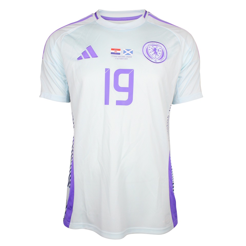 Kevin Nisbet Scotland jersey