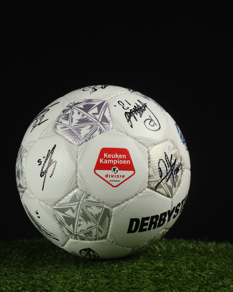 Den Bosch | Squad Signed Ball - 1