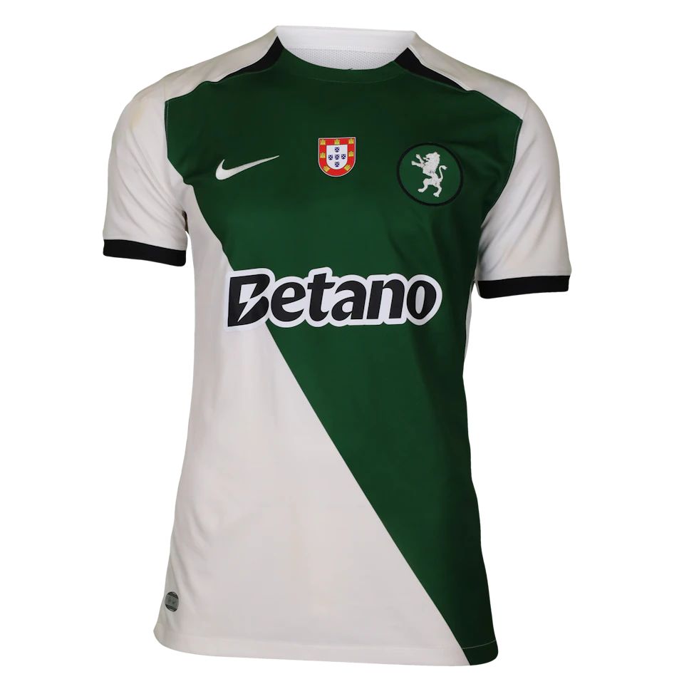 Zeno Debast Sporting CP shirt