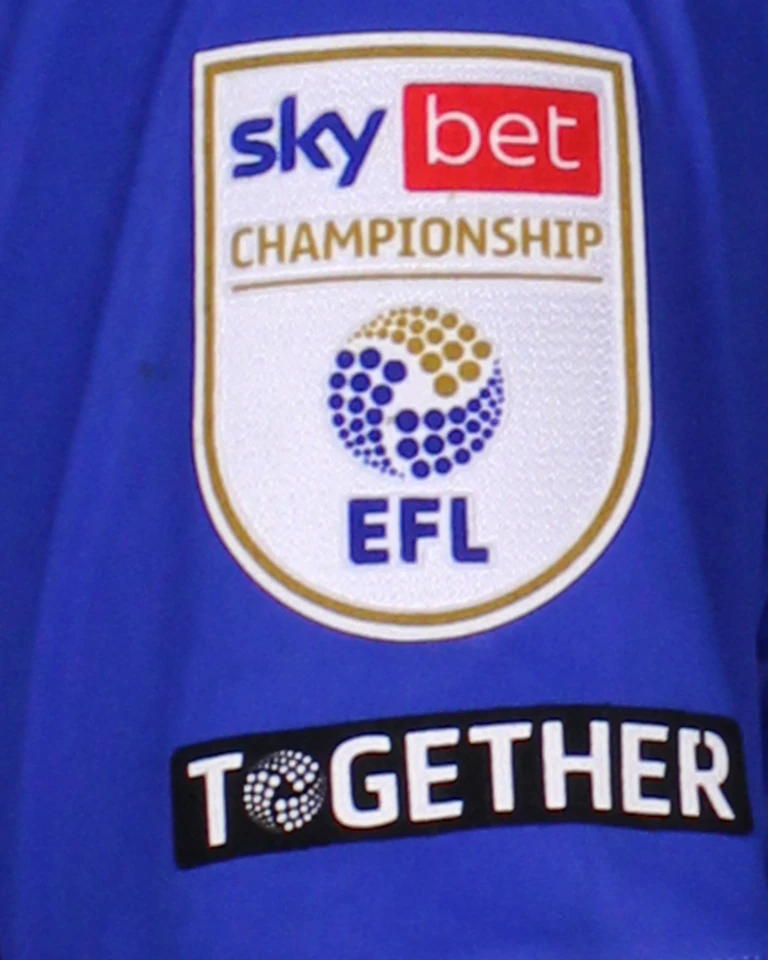 来自Cardiff City FC的Alexander Robertson球衣