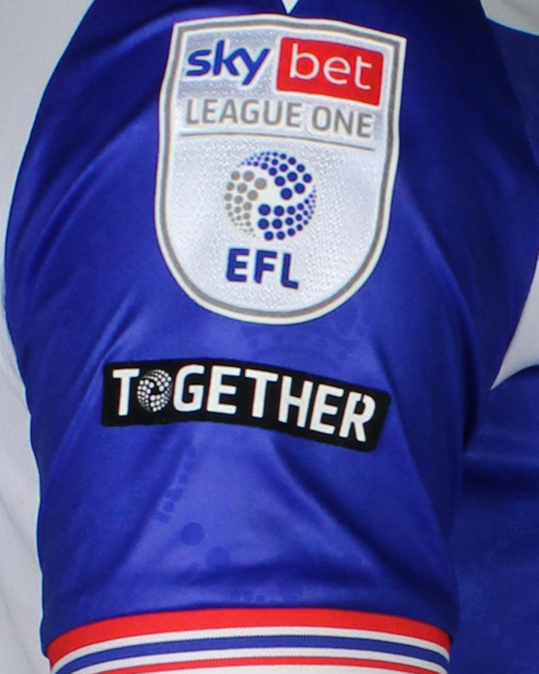 Tyler Bindon Reading shirt