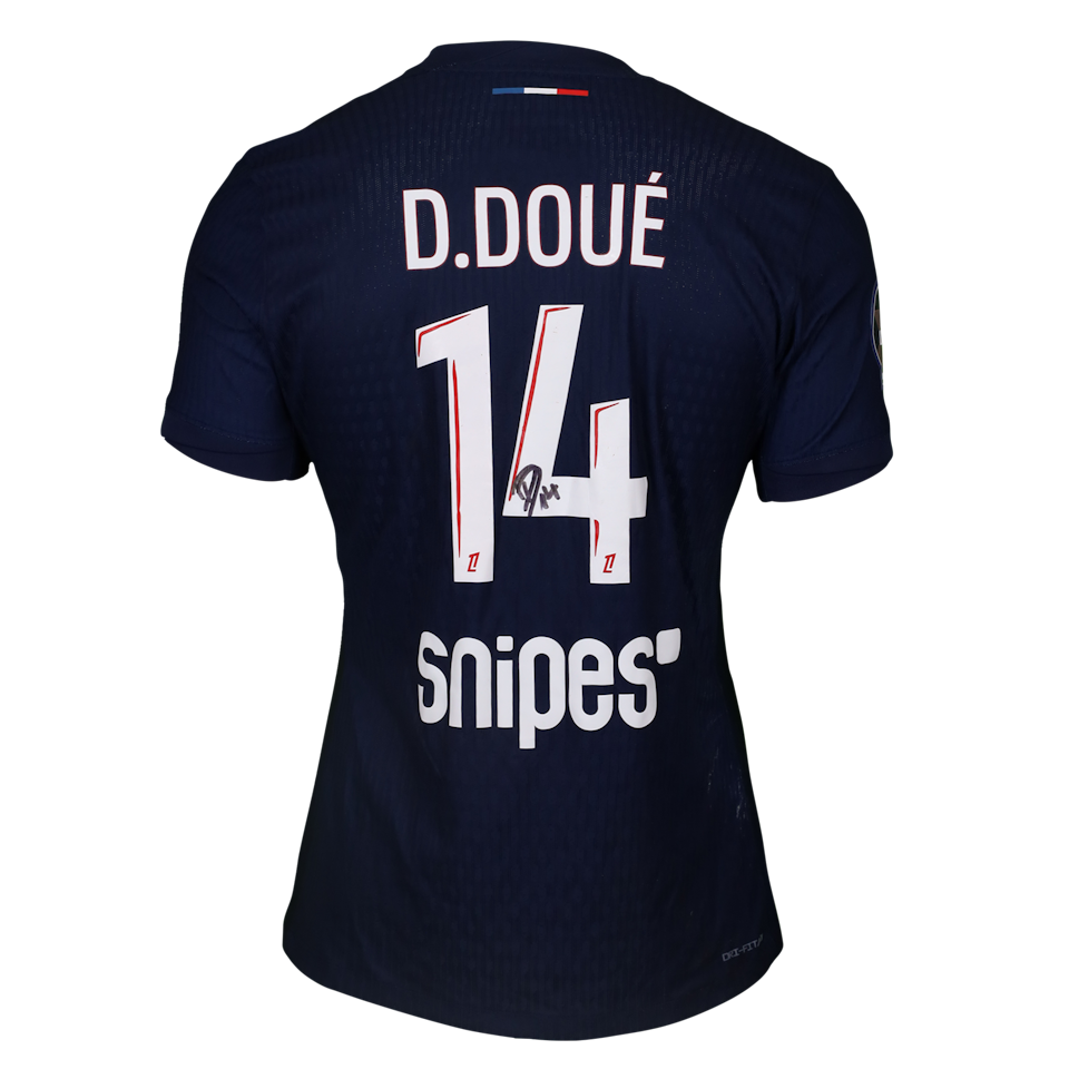 Désiré Doué Paris Saint-Germain shirt