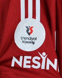 Ernest Muçi Beşiktaş JK shirt