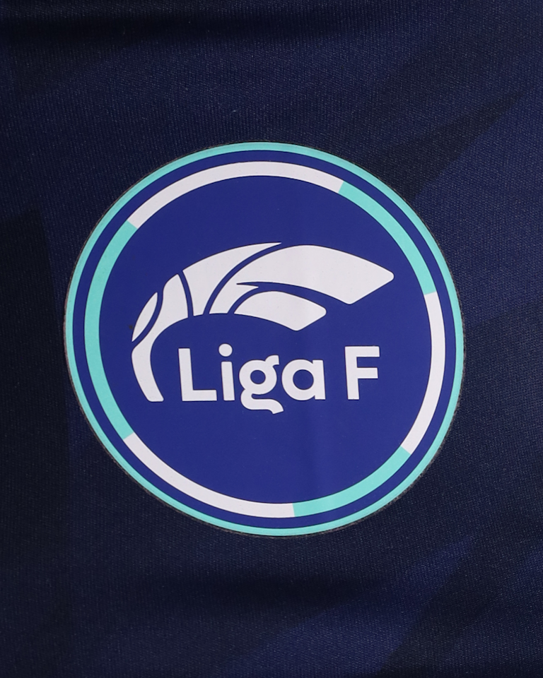Erika Gonzalez Levante Femenino shirt