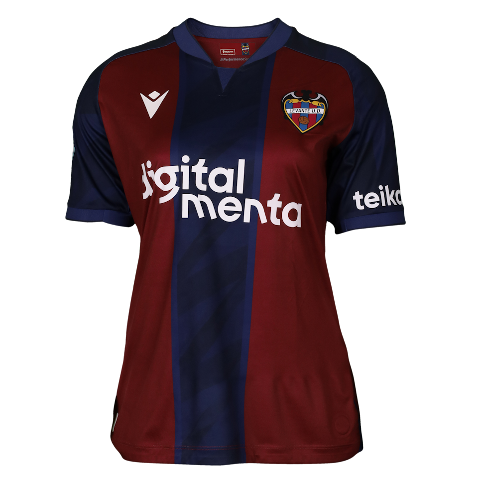 Ivonne Chacón Levante Femenino shirt