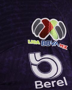 Cesar Huerta Pumas shirt